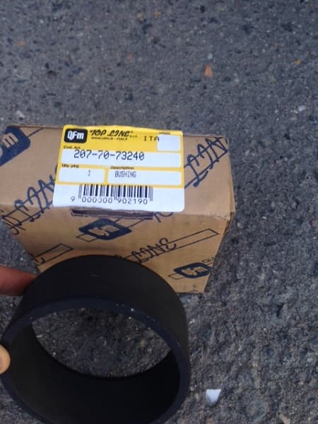 Втулка 207-70-73240